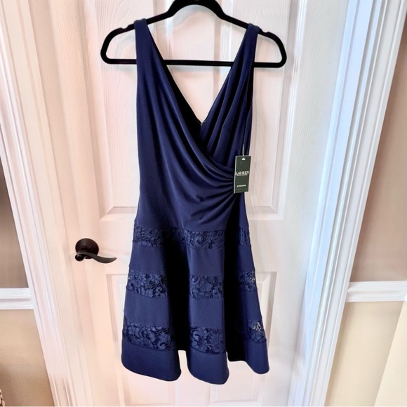 ⭐️ NWT Lauren Ralph Lauren Evening Party Dress V-neck Fit and Flare Navy Size 2 - Picture 3 of 13